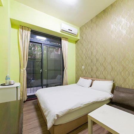 Fengjia Qing Su Homestay Tajcshung Kültér fotó