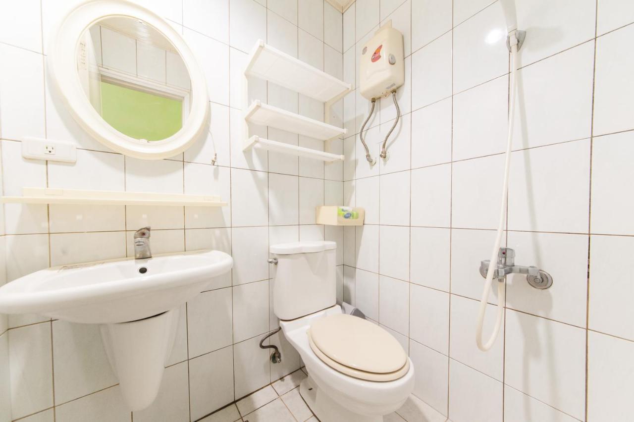 Fengjia Qing Su Homestay Tajcshung Kültér fotó
